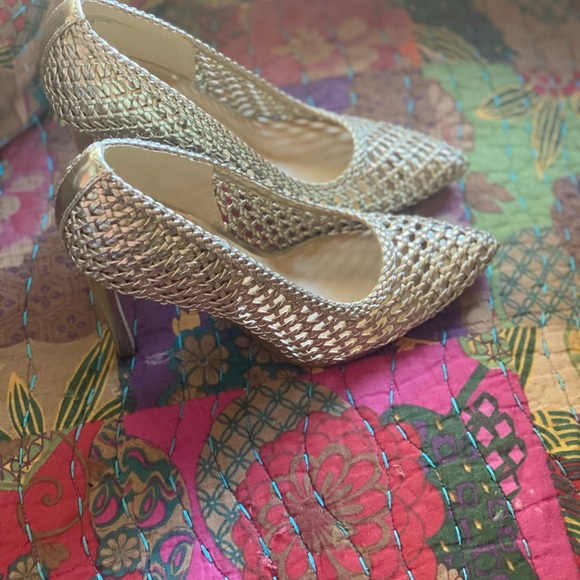 Nine West Gold Woven Heels - Picture 5 of 11